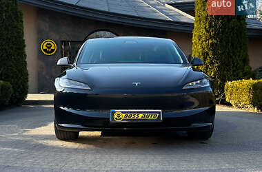 Седан Tesla Model 3 2024 в Львове