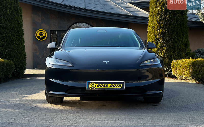 Седан Tesla Model 3 2024 в Львові
