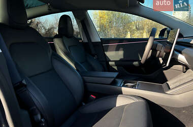Седан Tesla Model 3 2024 в Львове