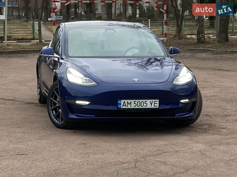 Седан Tesla Model 3 2019 в Житомире