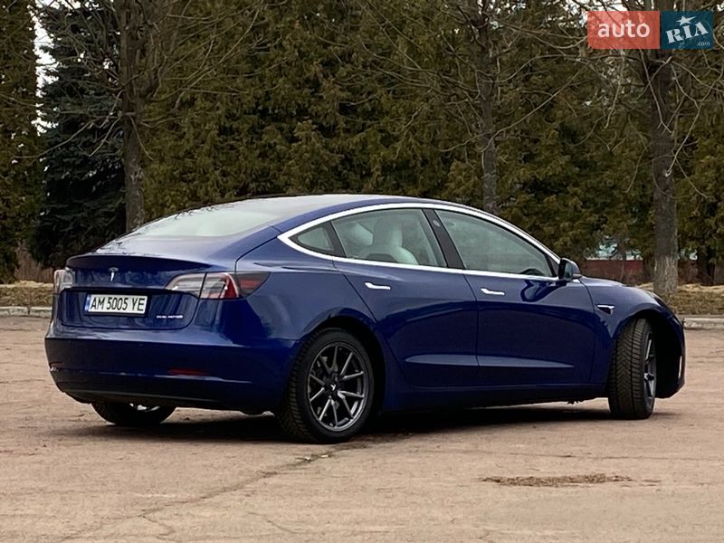Седан Tesla Model 3 2019 в Житомире