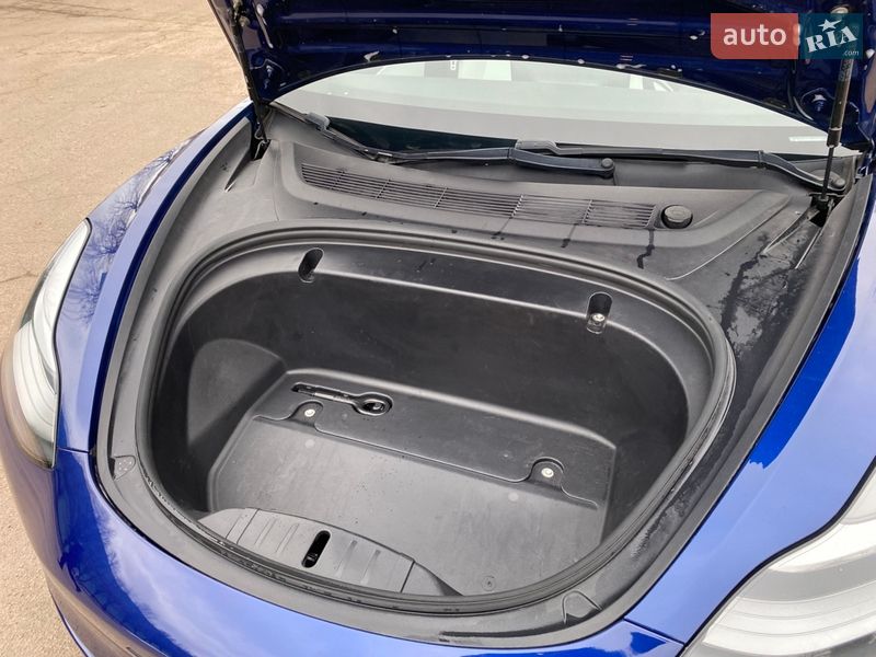 Седан Tesla Model 3 2019 в Житомире