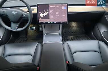 Седан Tesla Model 3 2022 в Киеве