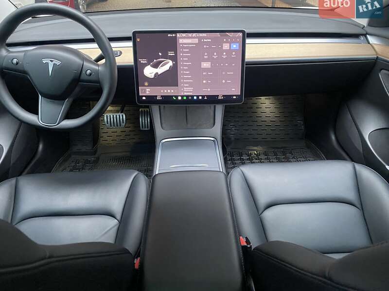 Седан Tesla Model 3 2022 в Киеве