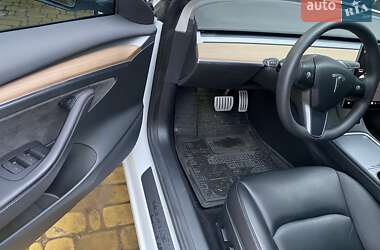 Седан Tesla Model 3 2022 в Киеве