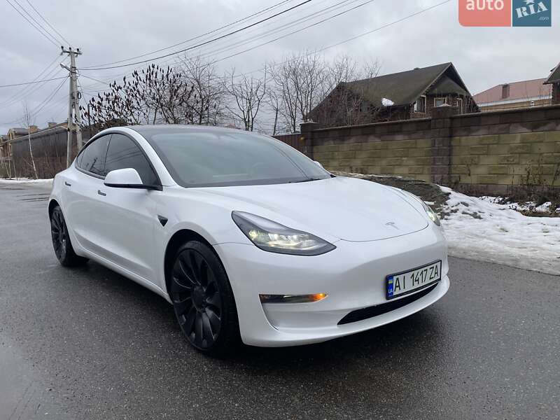 Седан Tesla Model 3 2022 в Киеве