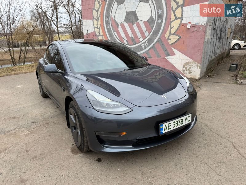 Седан Tesla Model 3 2023 в Кривом Роге