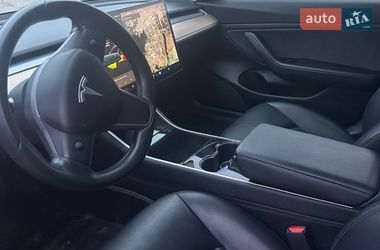 Седан Tesla Model 3 2019 в Виннице