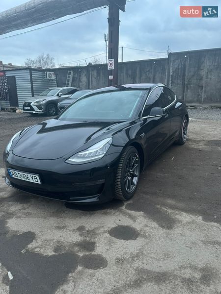 Седан Tesla Model 3 2019 в Виннице