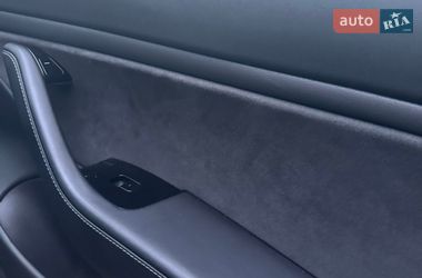 Седан Tesla Model 3 2019 в Виннице