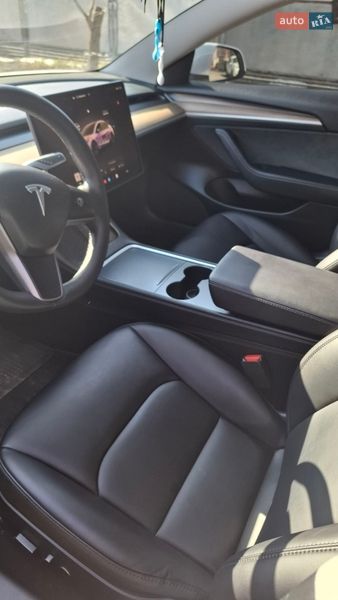 Седан Tesla Model 3 2023 в Хмельницком