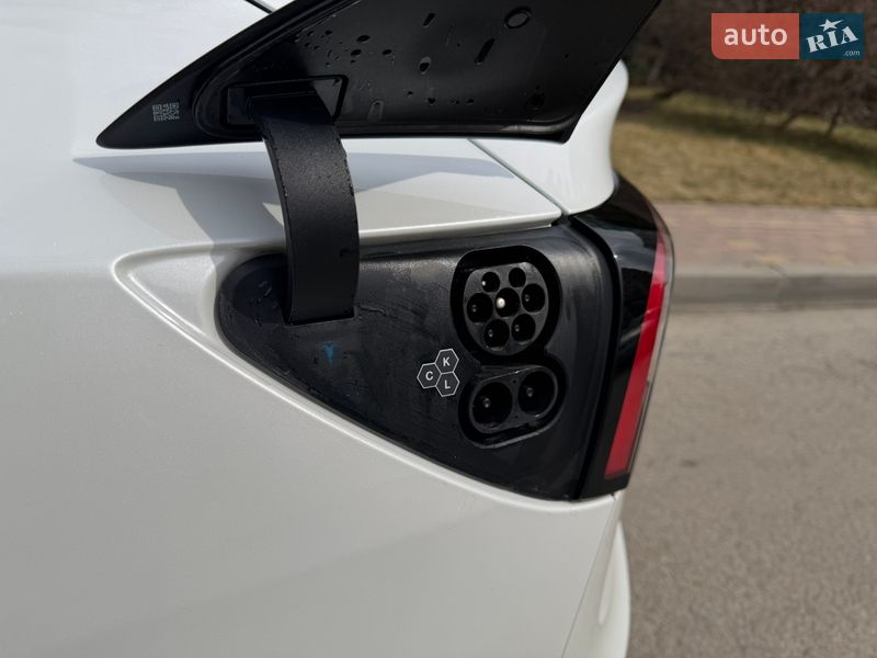 Седан Tesla Model 3 2025 в Дніпрі
