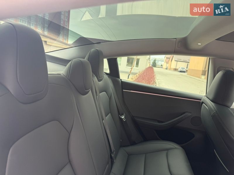 Седан Tesla Model 3 2025 в Дніпрі