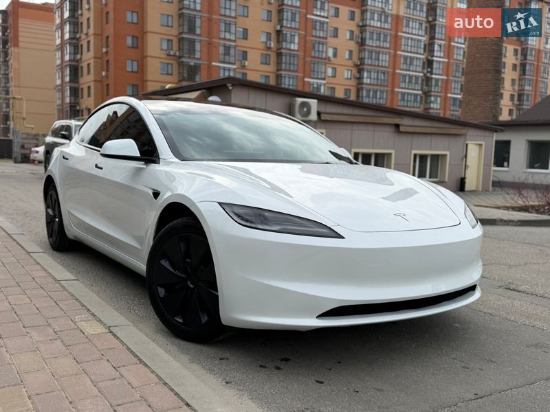 Седан Tesla Model 3 2025 в Дніпрі