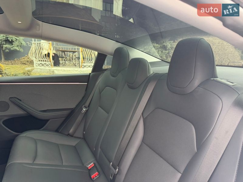 Седан Tesla Model 3 2025 в Дніпрі