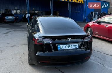 Седан Tesla Model 3 2023 в Львове