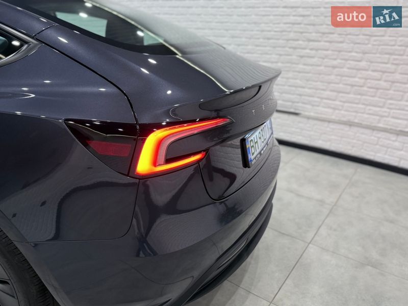 Седан Tesla Model 3 2025 в Одессе