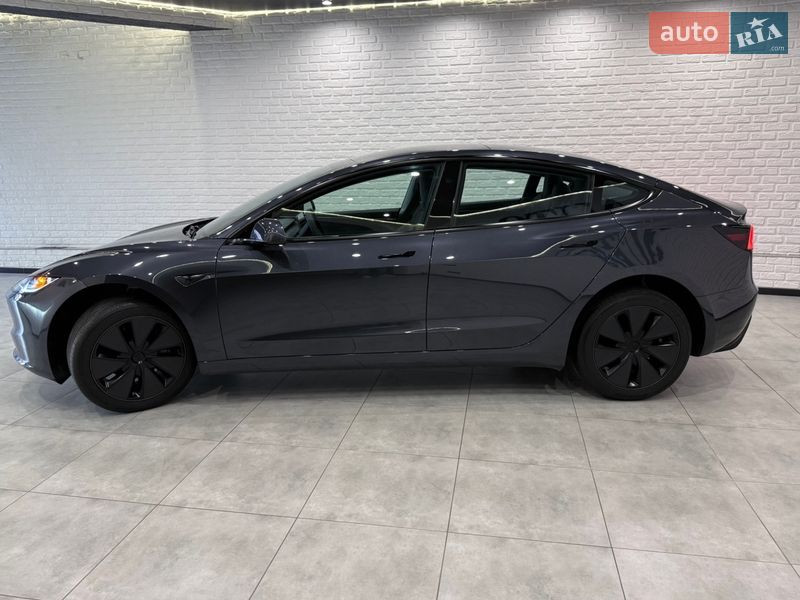Седан Tesla Model 3 2025 в Одессе