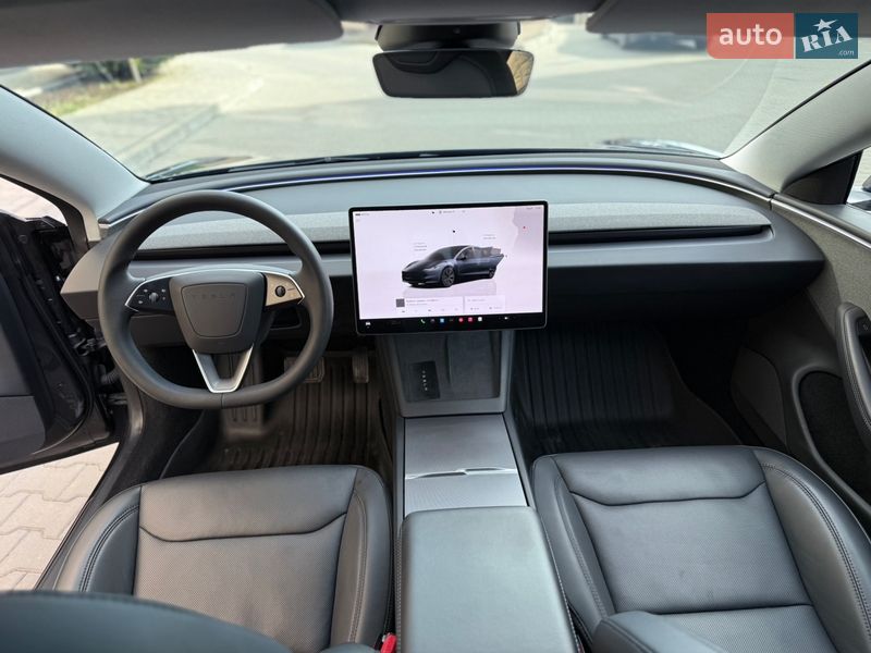 Седан Tesla Model 3 2025 в Одессе