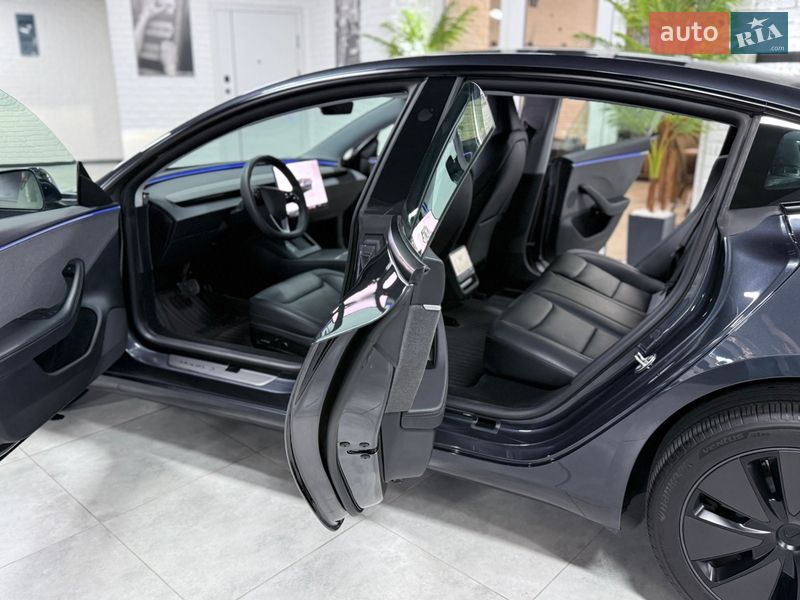 Седан Tesla Model 3 2025 в Одессе