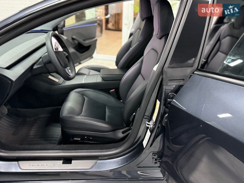 Седан Tesla Model 3 2025 в Одессе