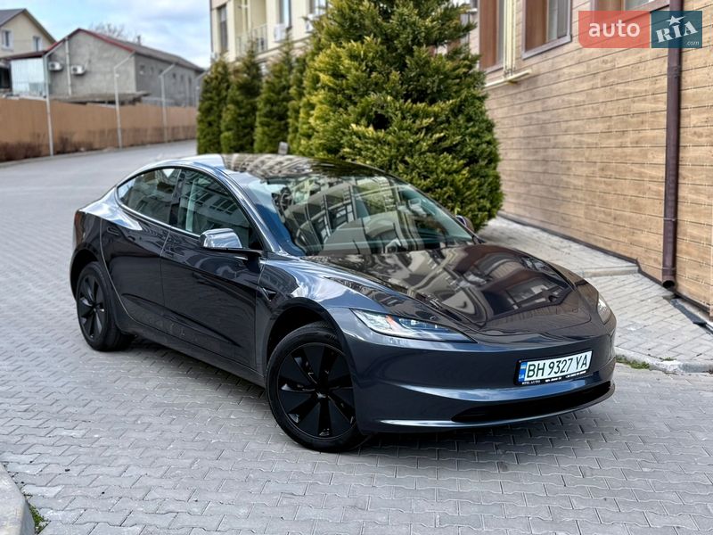Седан Tesla Model 3 2025 в Одессе