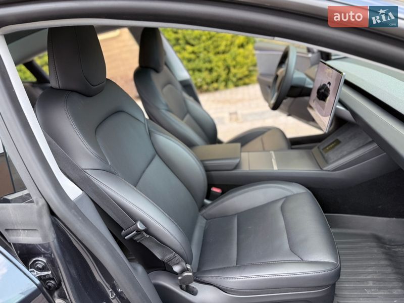 Седан Tesla Model 3 2025 в Одессе