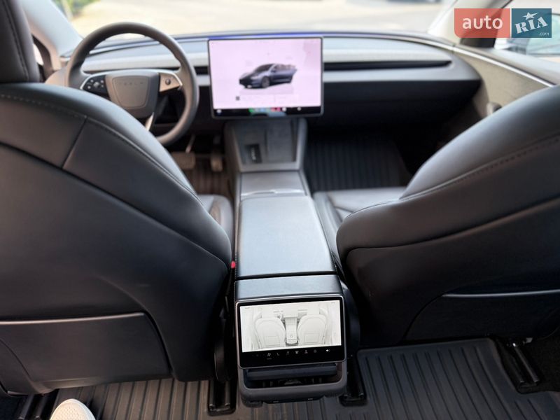 Седан Tesla Model 3 2025 в Одессе