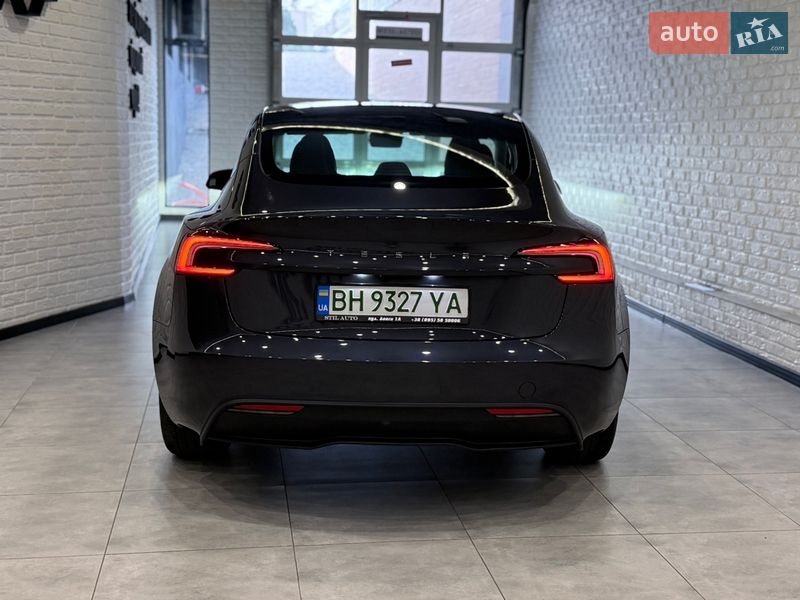 Седан Tesla Model 3 2025 в Одессе