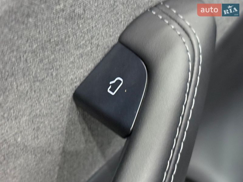 Седан Tesla Model 3 2025 в Одессе