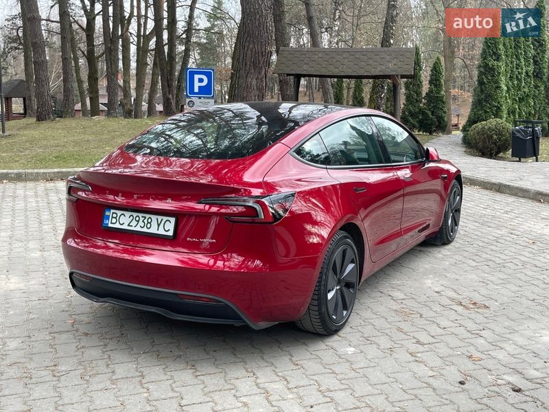 Седан Tesla Model 3 2024 в Новояворовске
