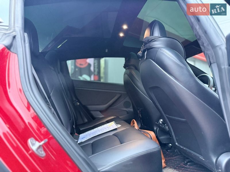 Седан Tesla Model 3 2022 в Львове