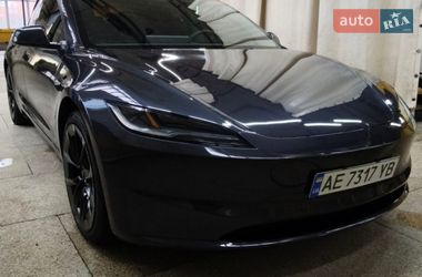 Седан Tesla Model 3 2024 в Дніпрі