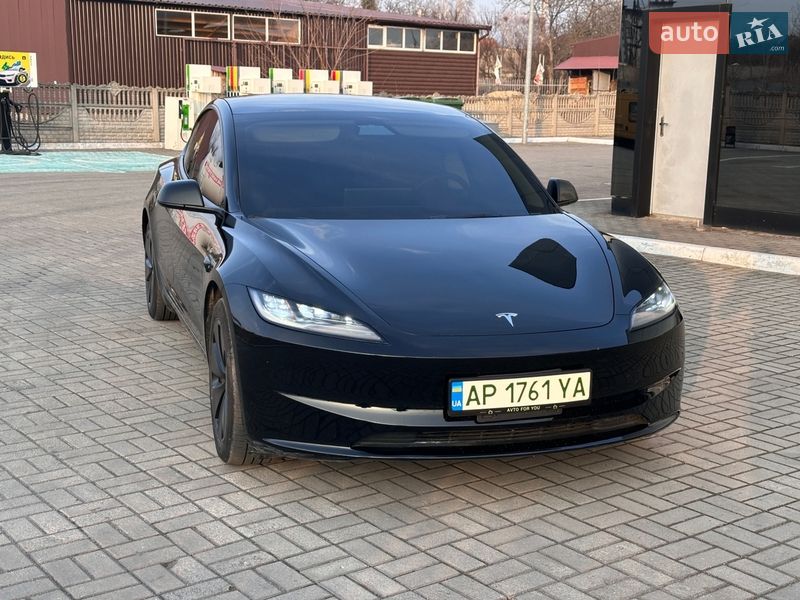 Седан Tesla Model 3 2024 в Запорожье