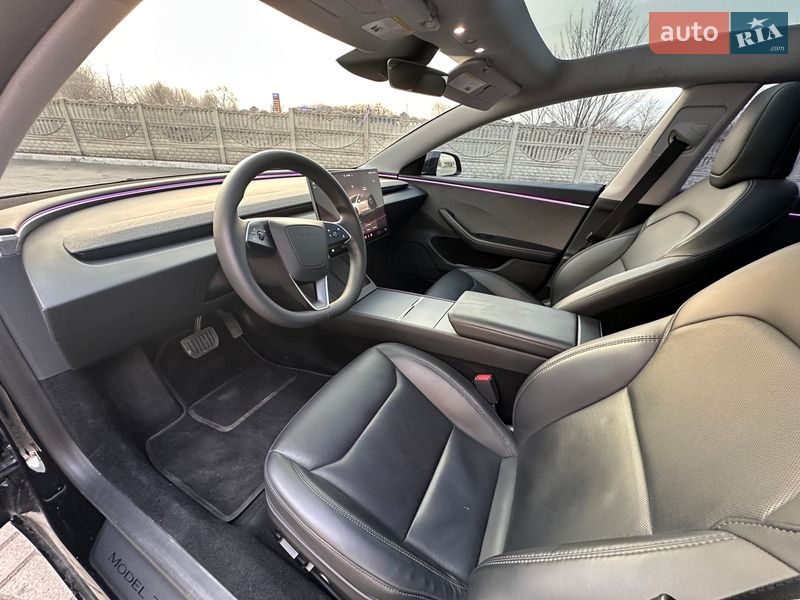 Седан Tesla Model 3 2024 в Запорожье
