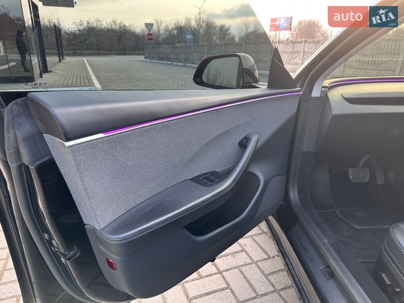 Седан Tesla Model 3 2024 в Запорожье