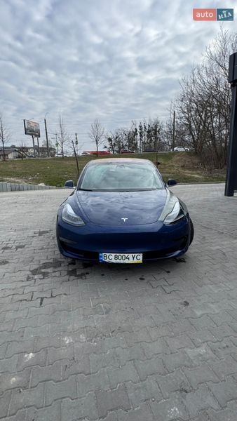 Седан Tesla Model 3 2019 в Львове