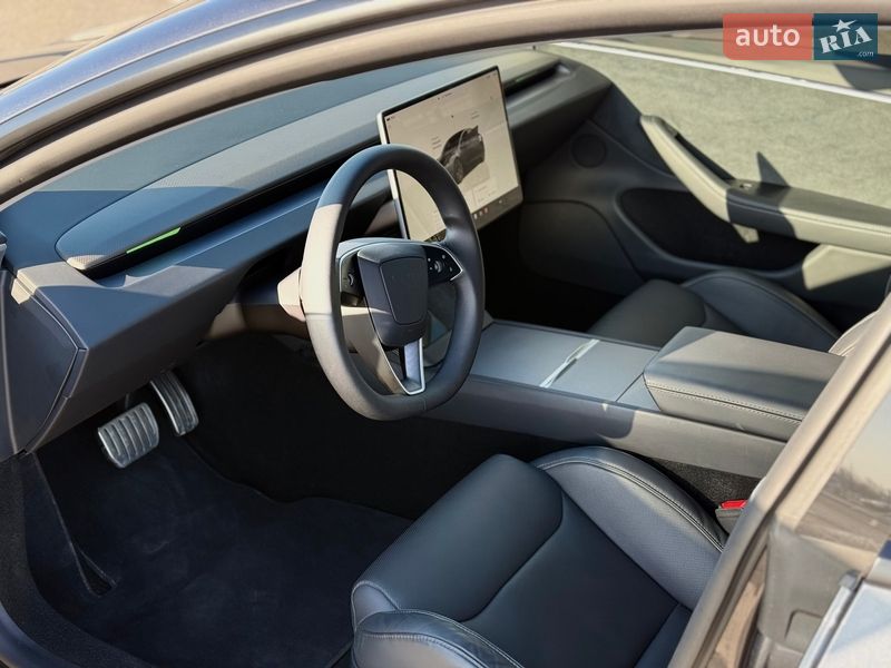 Седан Tesla Model 3 2024 в Киеве