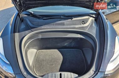 Седан Tesla Model 3 2018 в Луцке