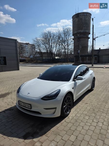Седан Tesla Model 3 2022 в Каменец-Подольском фото Седан Tesla Model 3 2022 в Каменец-Подольском