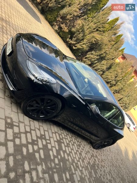 Седан Tesla Model 3 2021 в Самборе