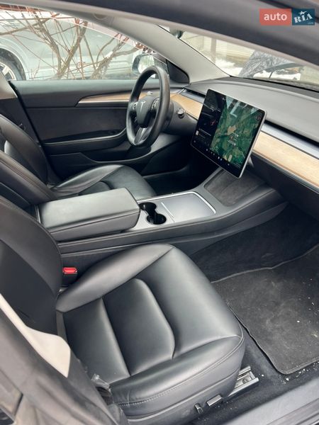 Седан Tesla Model 3 2021 в Самборе