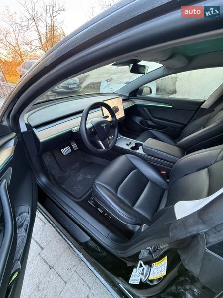 Седан Tesla Model 3 2023 в Львові