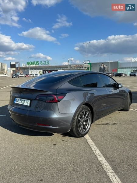 Седан Tesla Model 3 2022 в Києві