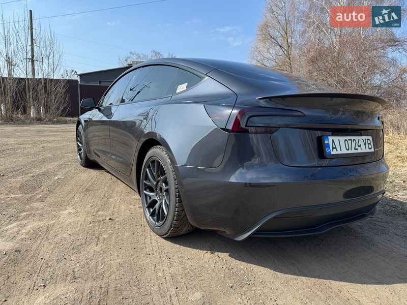 Седан Tesla Model 3 2024 в Києві