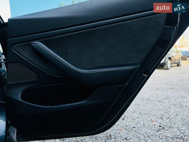 Седан Tesla Model 3 2019 в Харькове