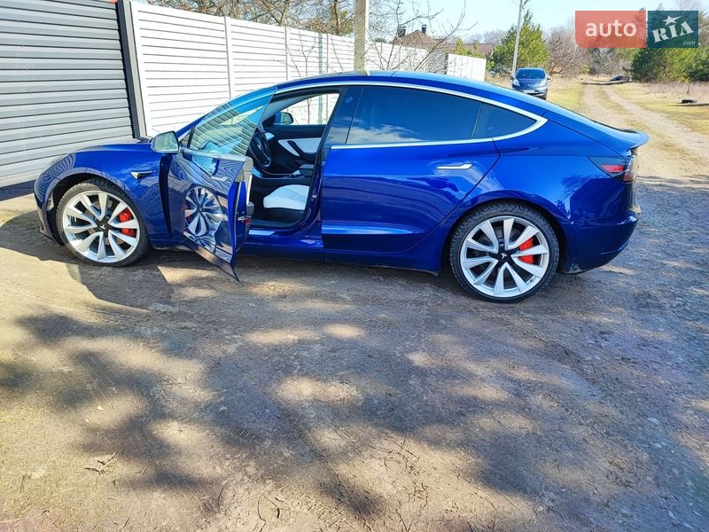 Седан Tesla Model 3 2018 в Полтаве