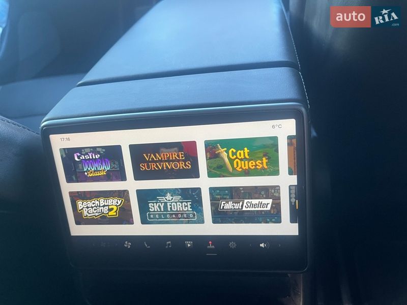 Седан Tesla Model 3 2024 в Киеве