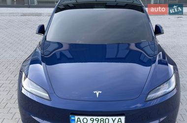 Седан Tesla Model 3 2025 в Хусте