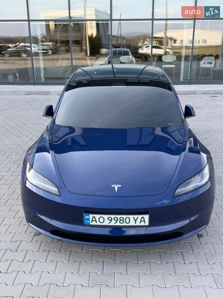 Седан Tesla Model 3 2025 в Хусте